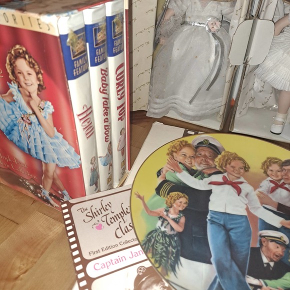SHIRLET TEMPLE Collectors Pieces in Boxes 2 porcelain Dolls-Plate-VHS - Picture 4 of 10